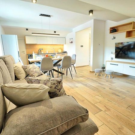 Apartments Lipa Plac 포스토이나 외부 사진